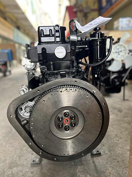 Động cơ Yanmar 4TNE98: Một động cơ diesel mạnh mẽ cho xe nâng