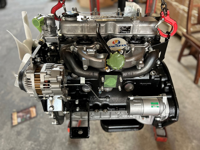 ISUZU C240: Động cơ nâng tiêu chuẩn ngành công nghiệp